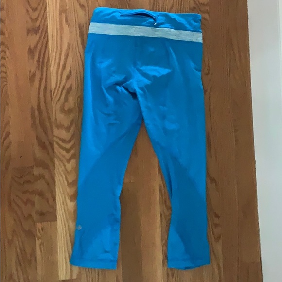 Lululemon cropped tights - Picture 2 of 2